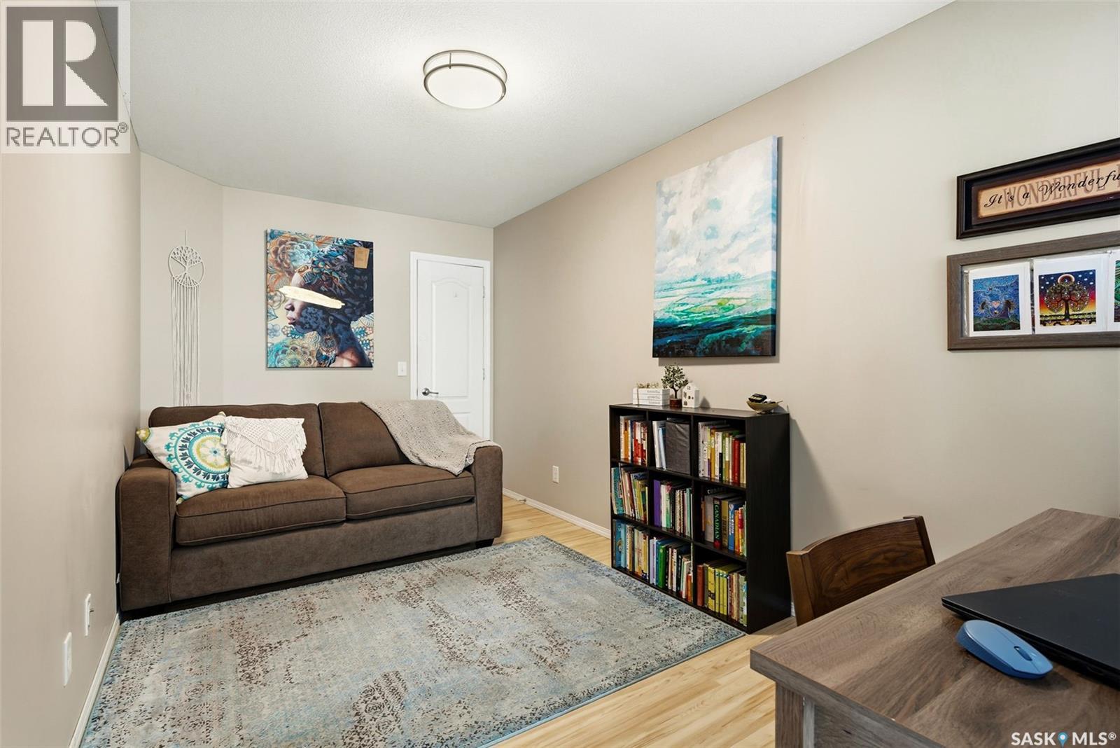 Single Family House for Sale in  BUCKINGHAM DRIVE E Regina 