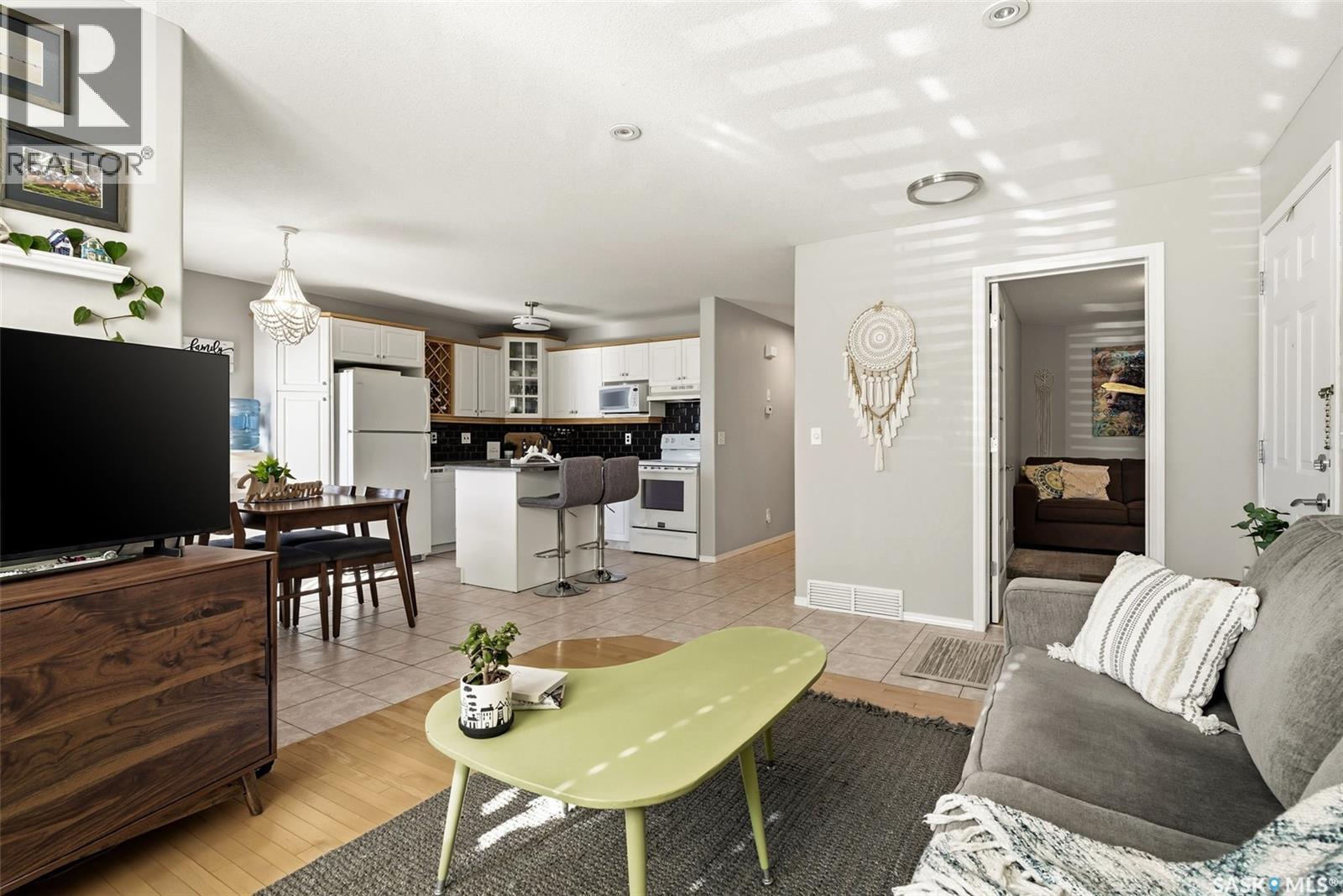 Single Family House for Sale in  BUCKINGHAM DRIVE E Regina 