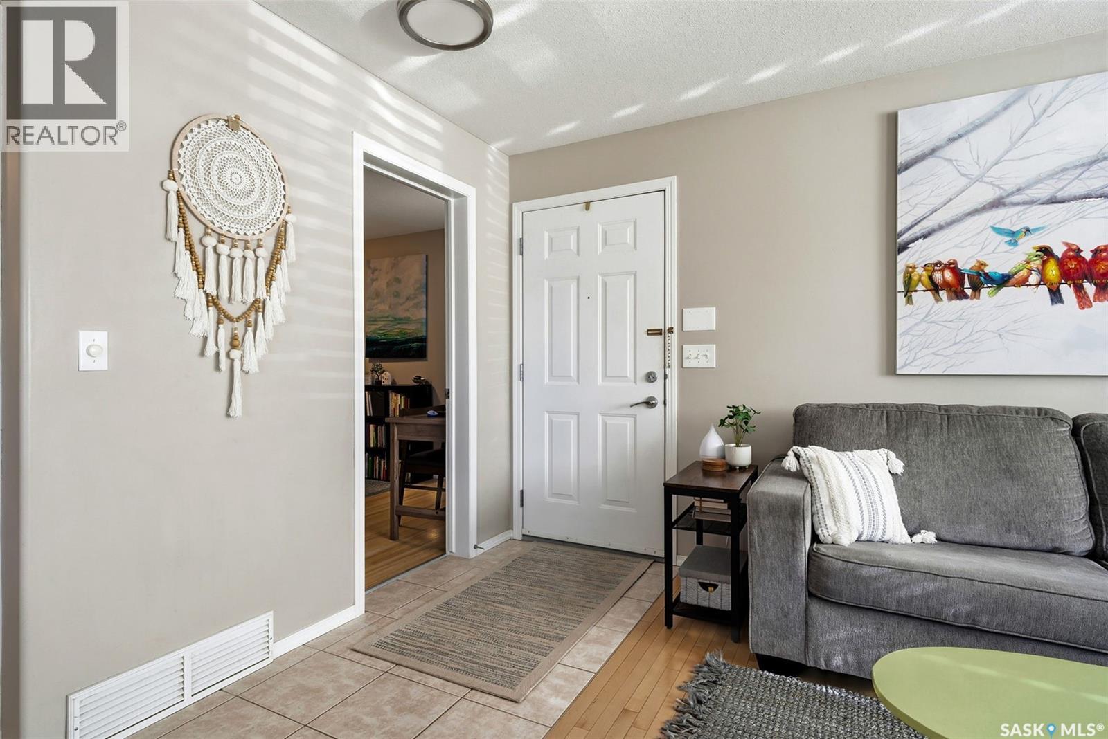 Single Family House for Sale in  BUCKINGHAM DRIVE E Regina 