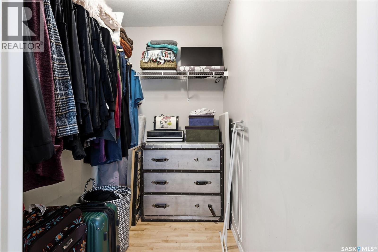 Single Family House for Sale in  BUCKINGHAM DRIVE E Regina 