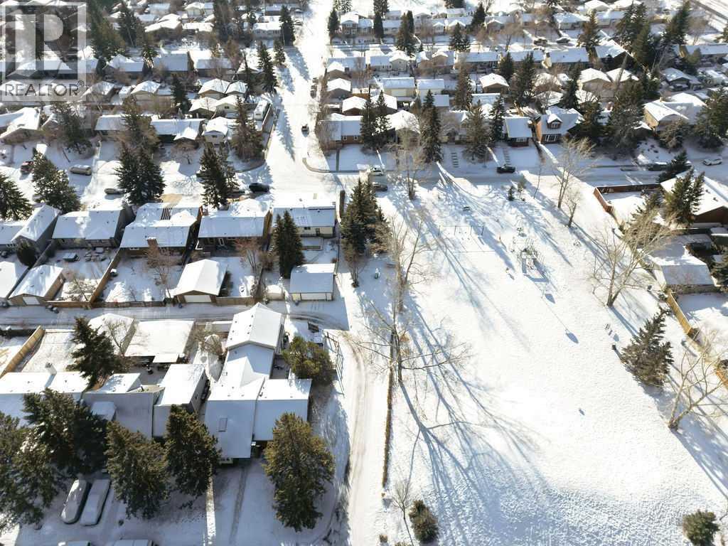 Single Family House Bungalow for Sale in  Lock Crescent Rosemont Okotoks 