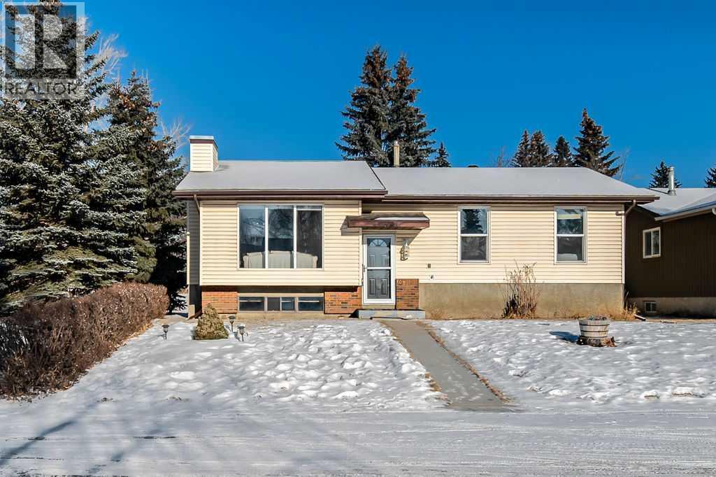 Single Family House Bungalow for Sale in  Lock Crescent Rosemont Okotoks 