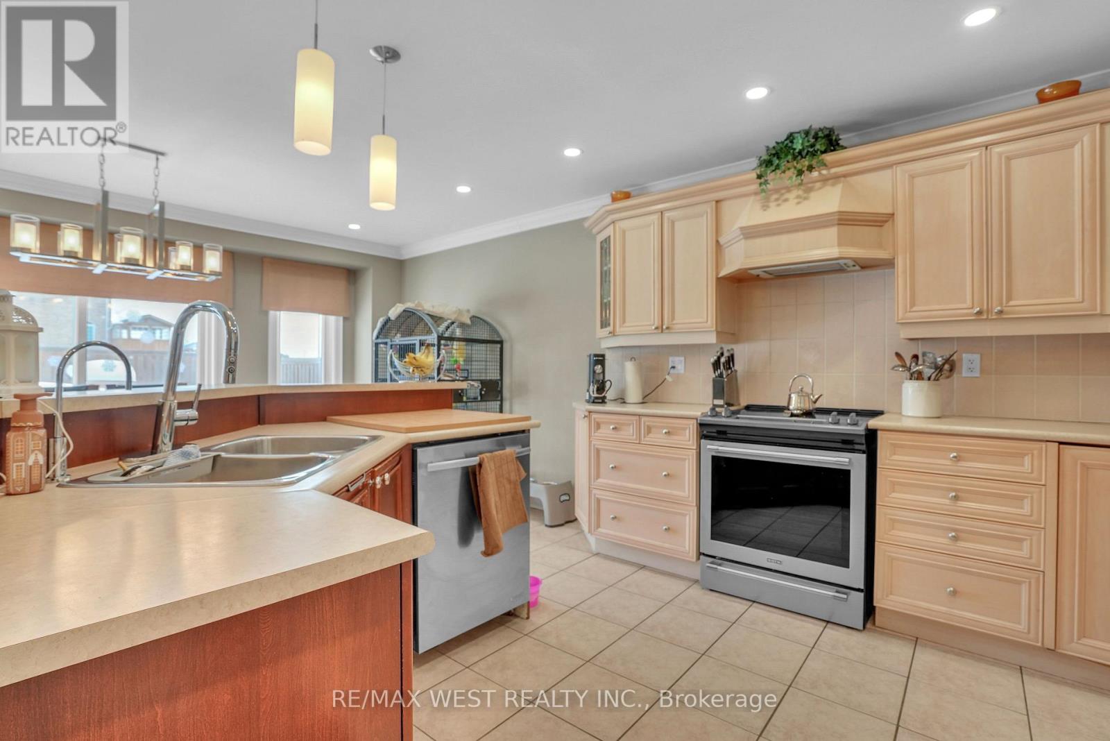 173 PRINCE WILLIAM WAY - 4