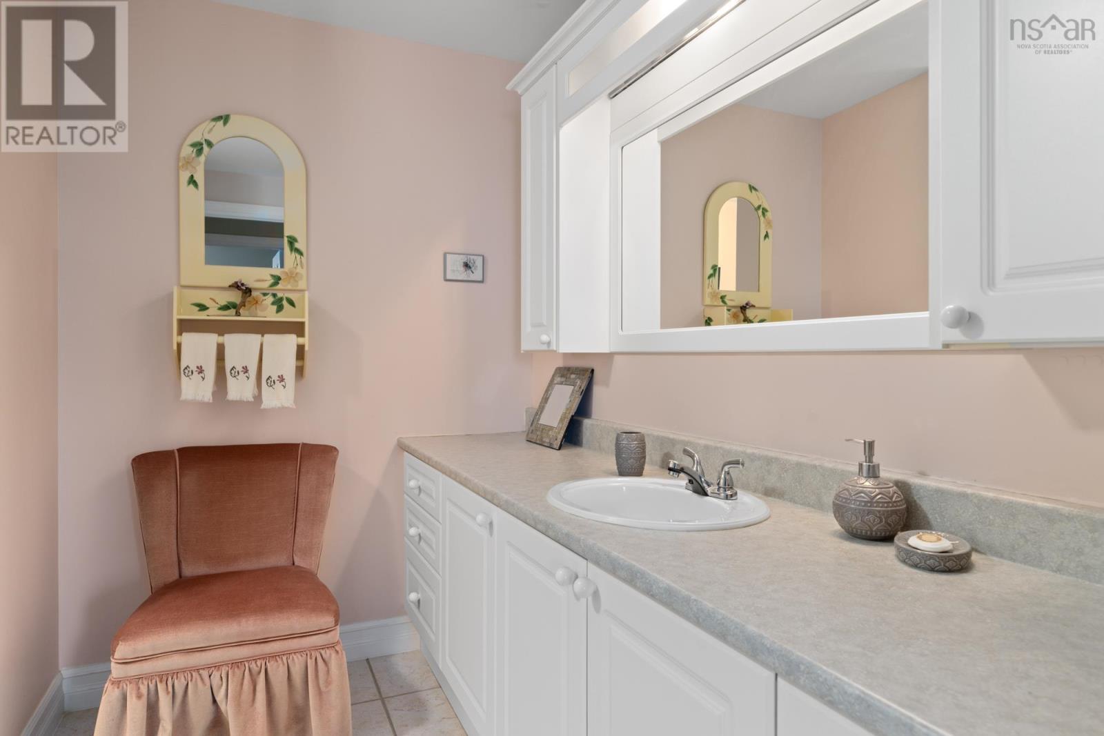 Property 15 of 16 of 403 429 Parkland Drive