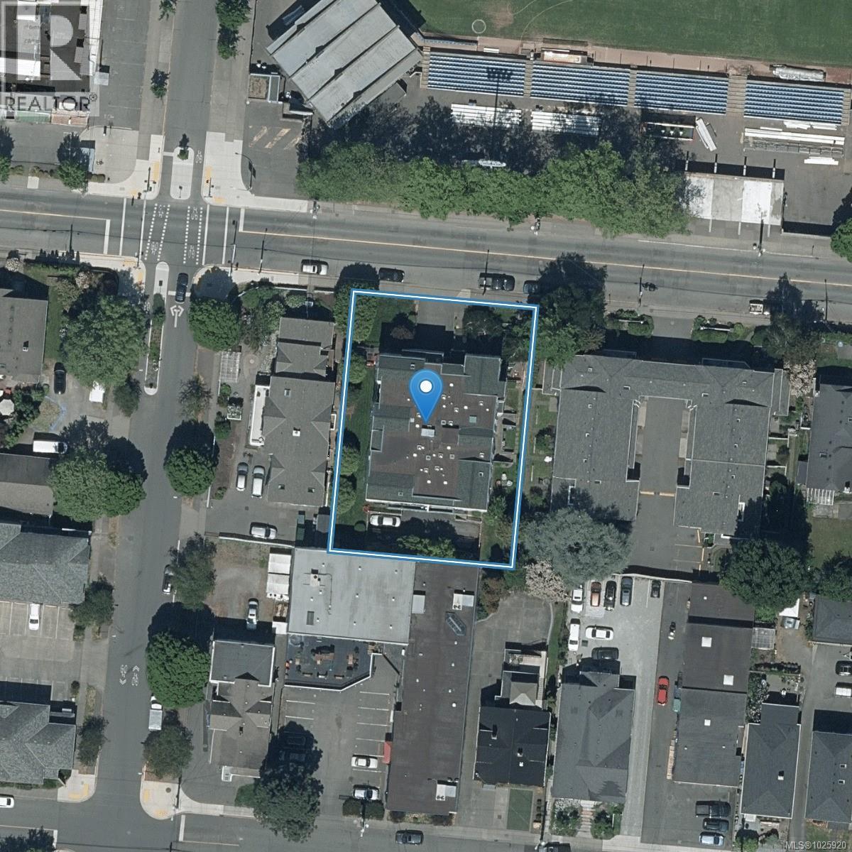 201 1007 Caledonia Avenue, Victoria