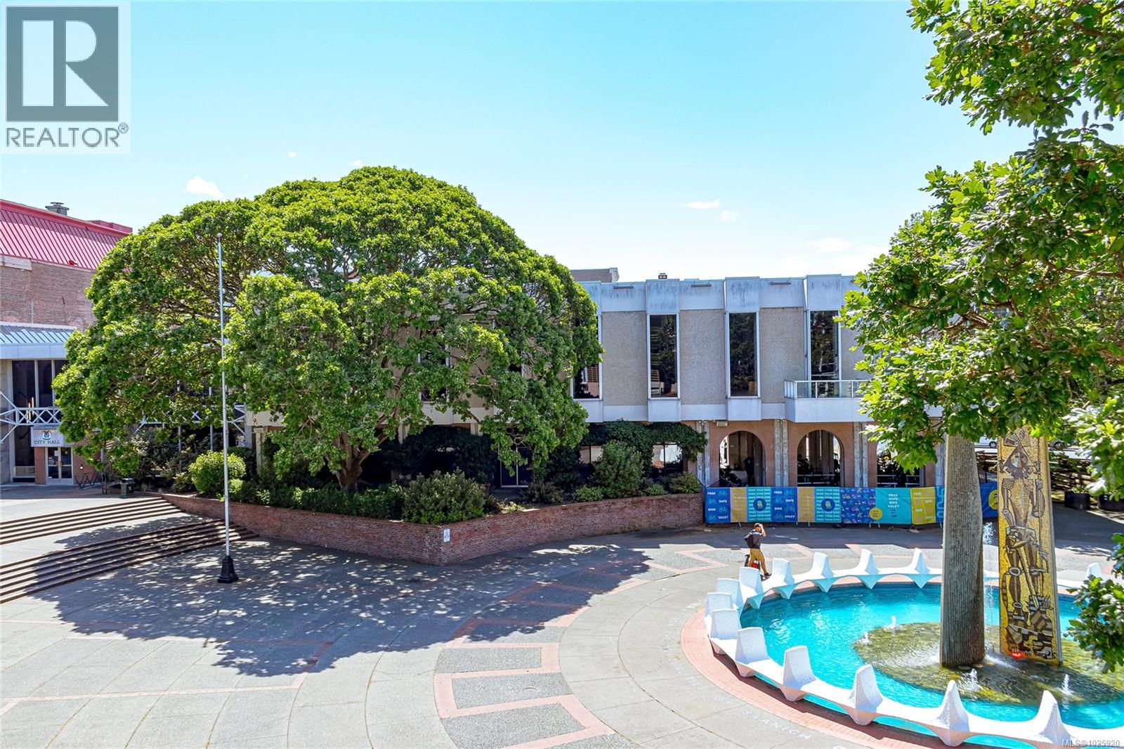 201 1007 Caledonia Avenue, Victoria