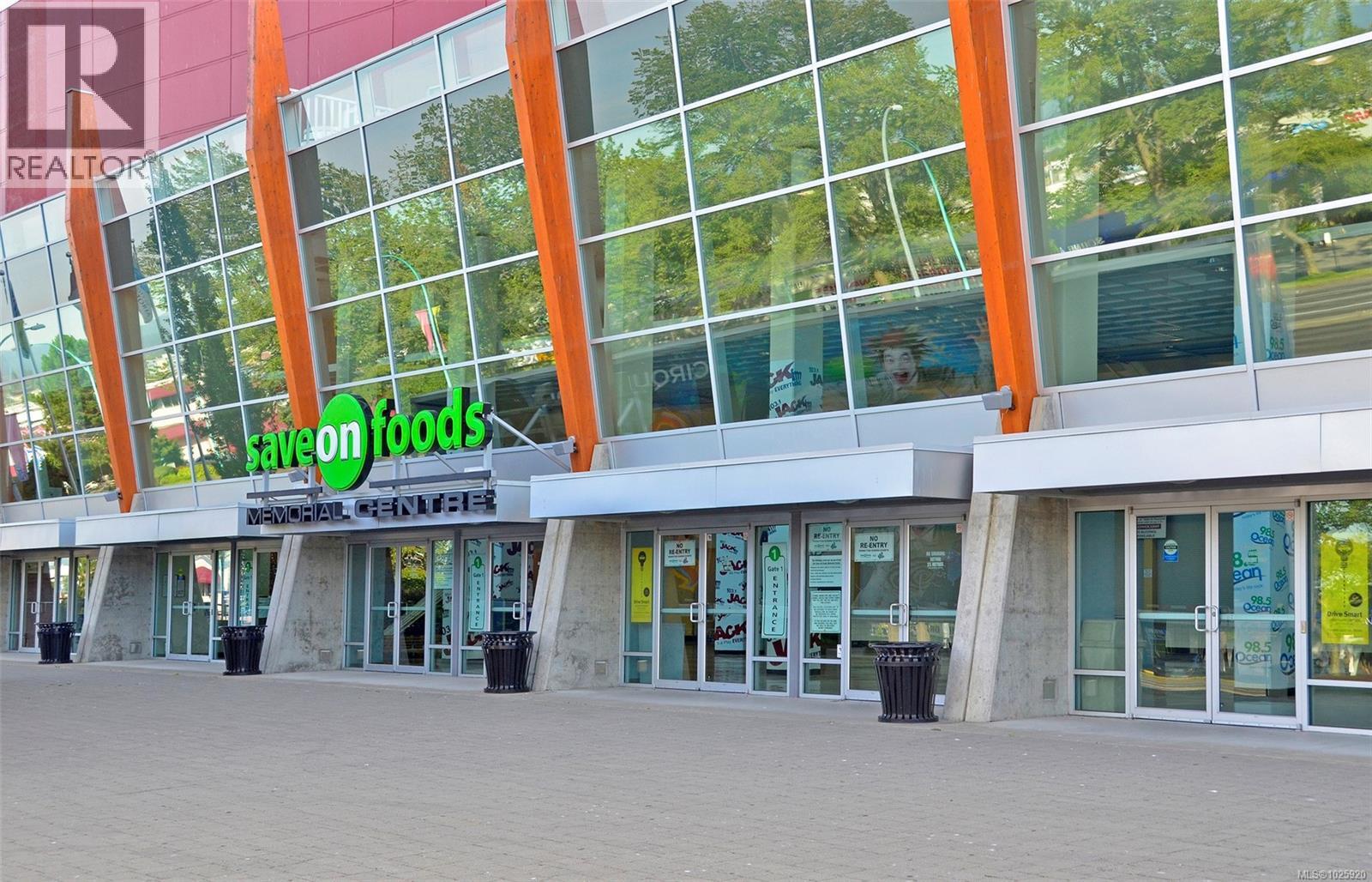 201 1007 Caledonia Avenue, Victoria