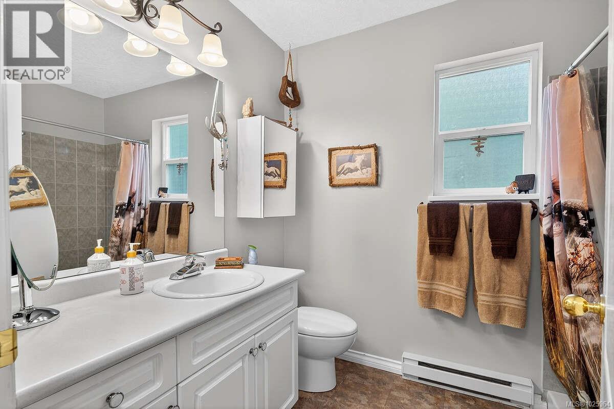 1136 Corcan Rd, Qualicum Beach