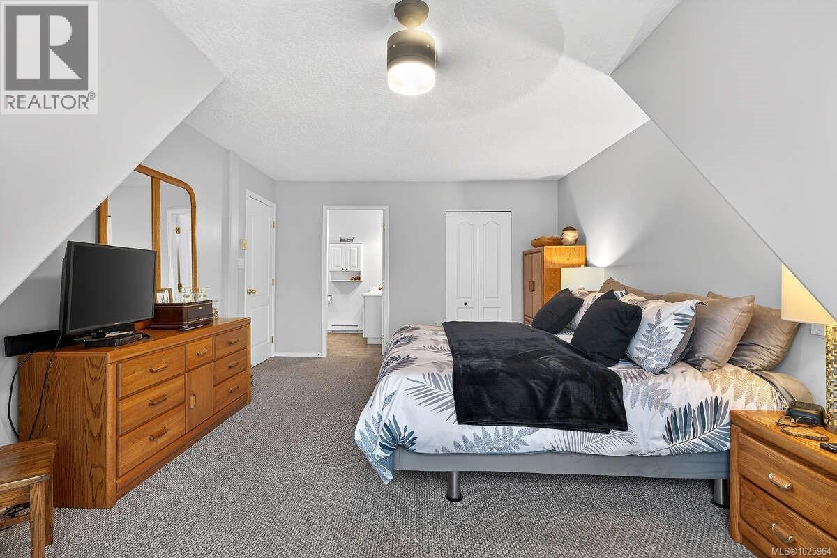 1136 Corcan Rd, Qualicum Beach