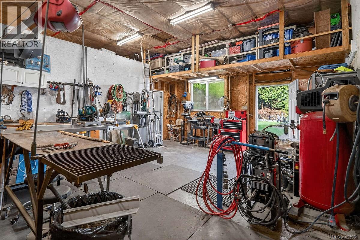 1136 Corcan Rd, Qualicum Beach