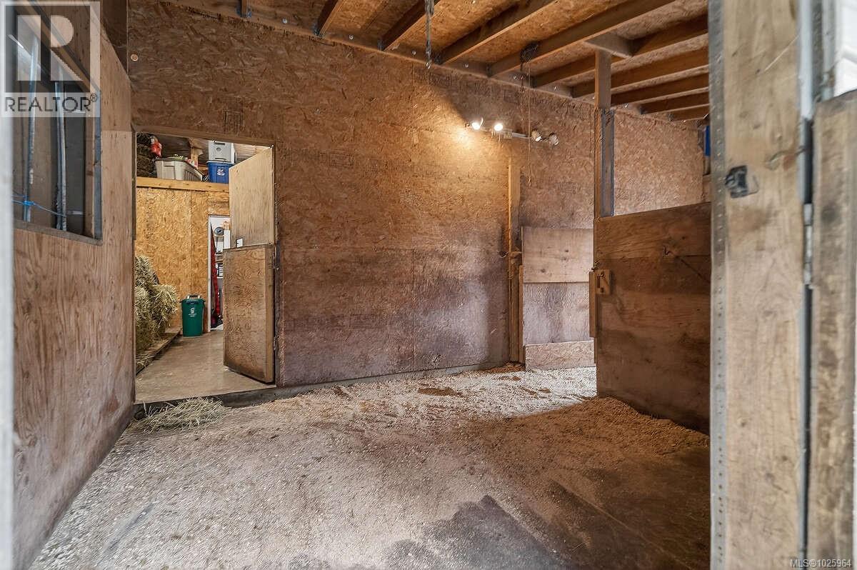 1136 Corcan Rd, Qualicum Beach