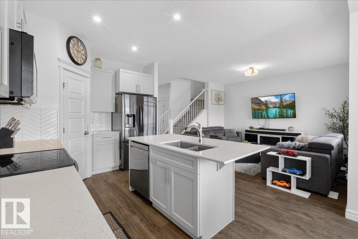 13072 211 ST NW NW, Edmonton