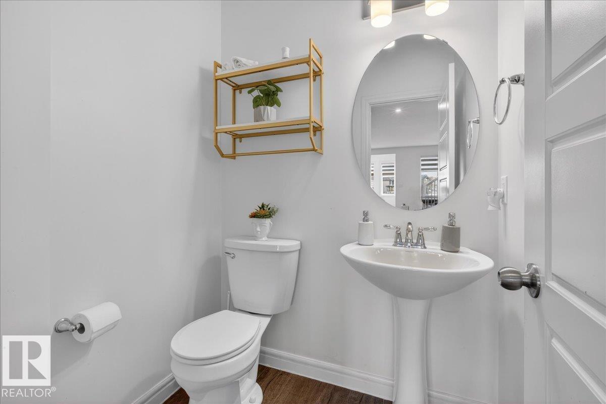 13072 211 ST NW NW, Edmonton