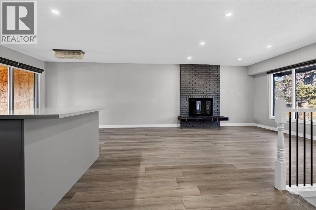 Single Family House Bi-level for Sale in  Rundleridge Drive NE Rundle Calgary 