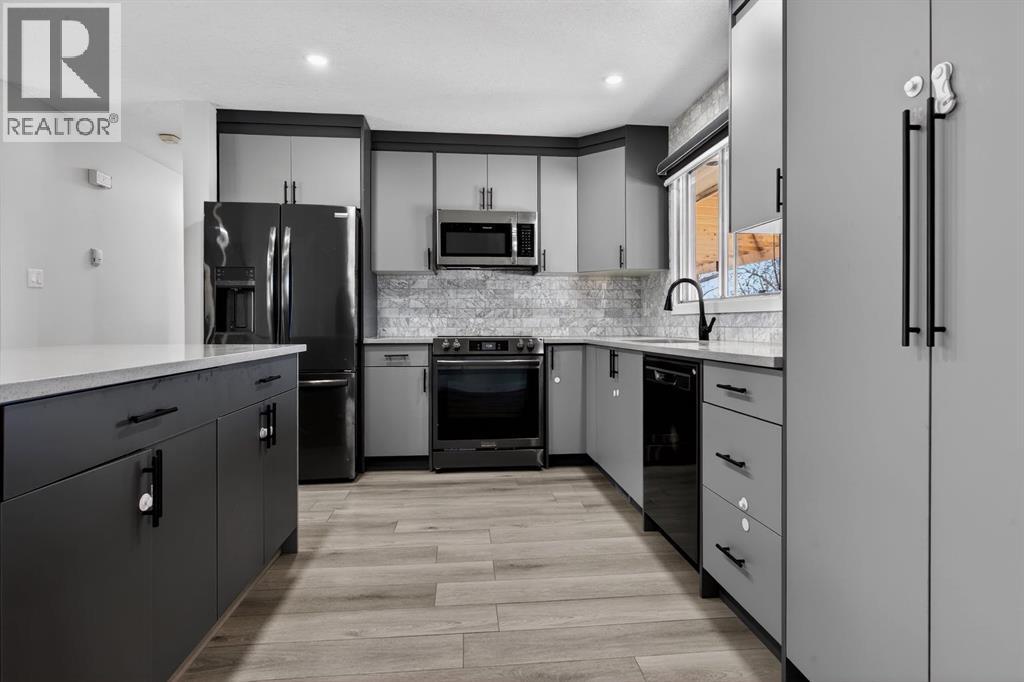 Single Family House Bi-level for Sale in  Rundleridge Drive NE Rundle Calgary 