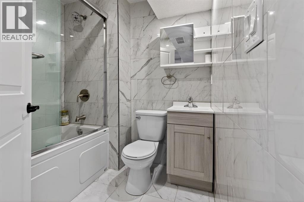 Single Family House Bi-level for Sale in  Rundleridge Drive NE Rundle Calgary 