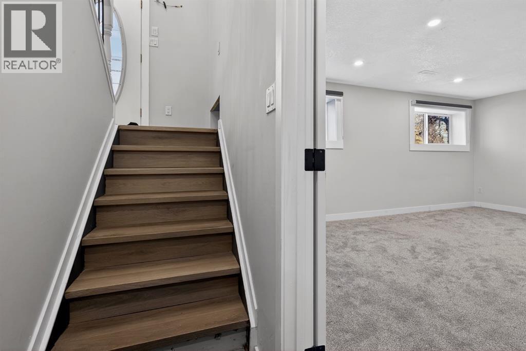 Single Family House Bi-level for Sale in  Rundleridge Drive NE Rundle Calgary 