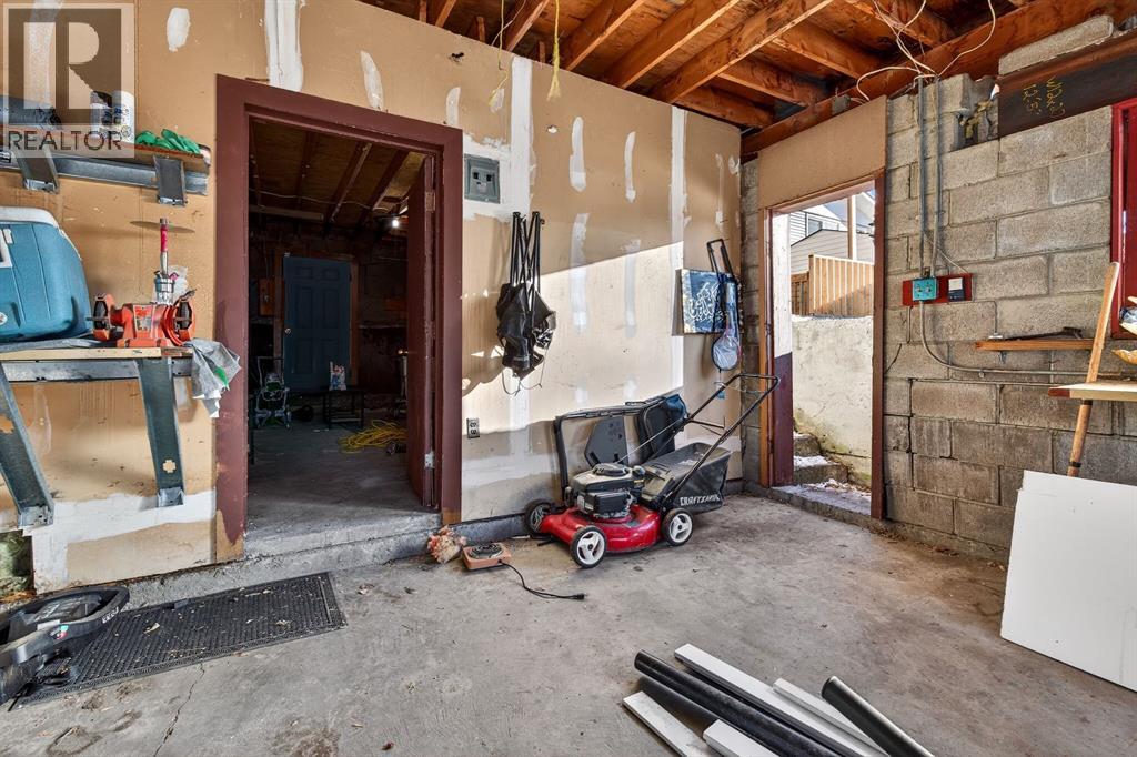 Single Family House Bi-level for Sale in  Rundleridge Drive NE Rundle Calgary 