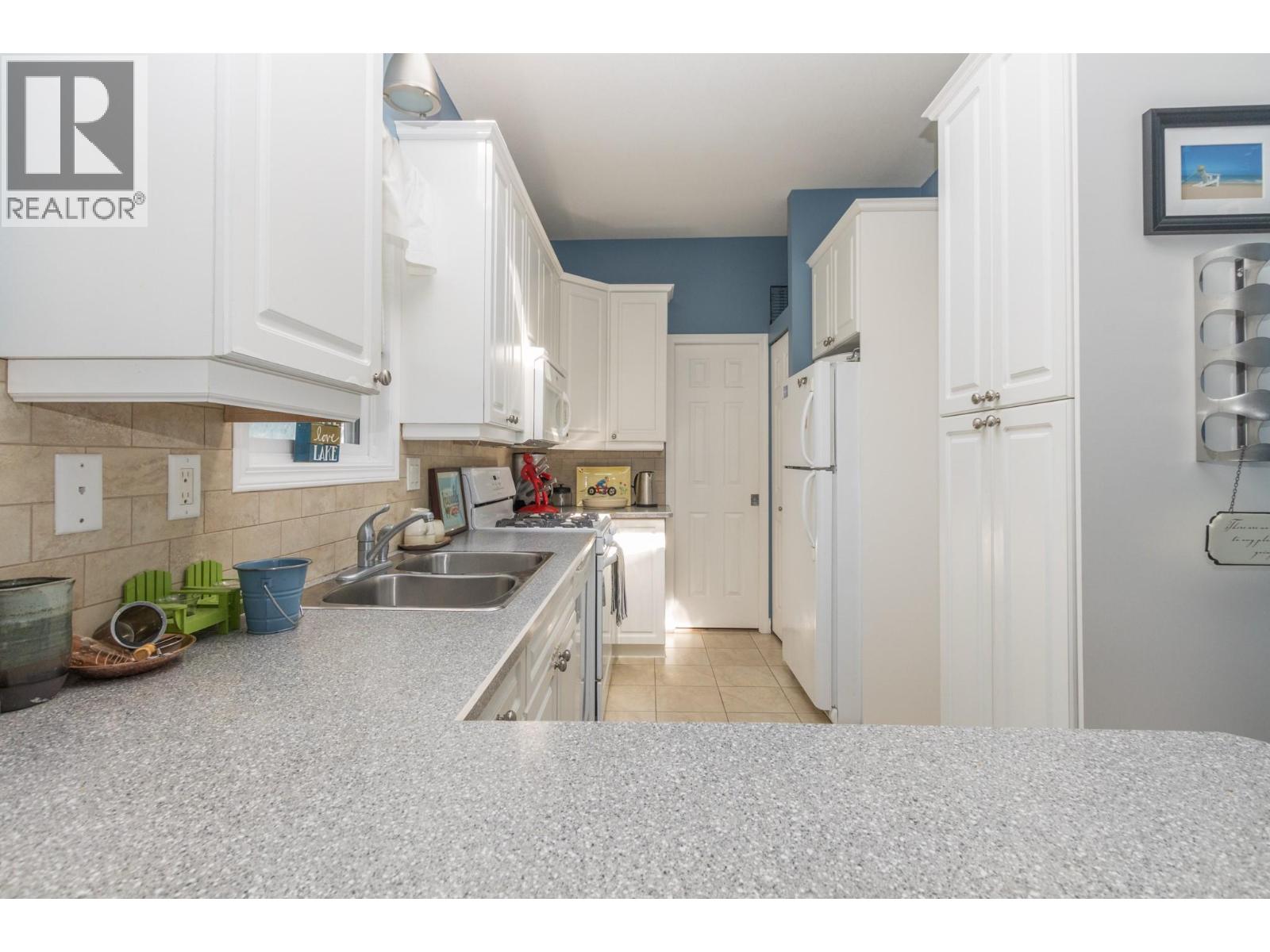 #2 9032 Swanson Road - 14