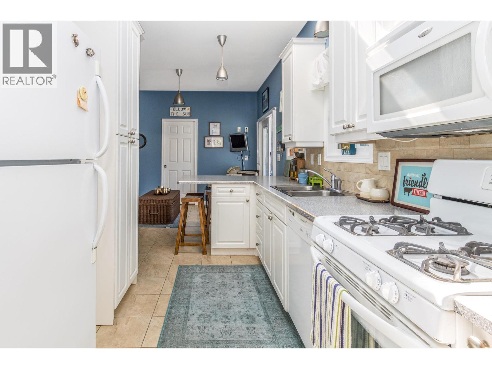 #2 9032 Swanson Road - 17