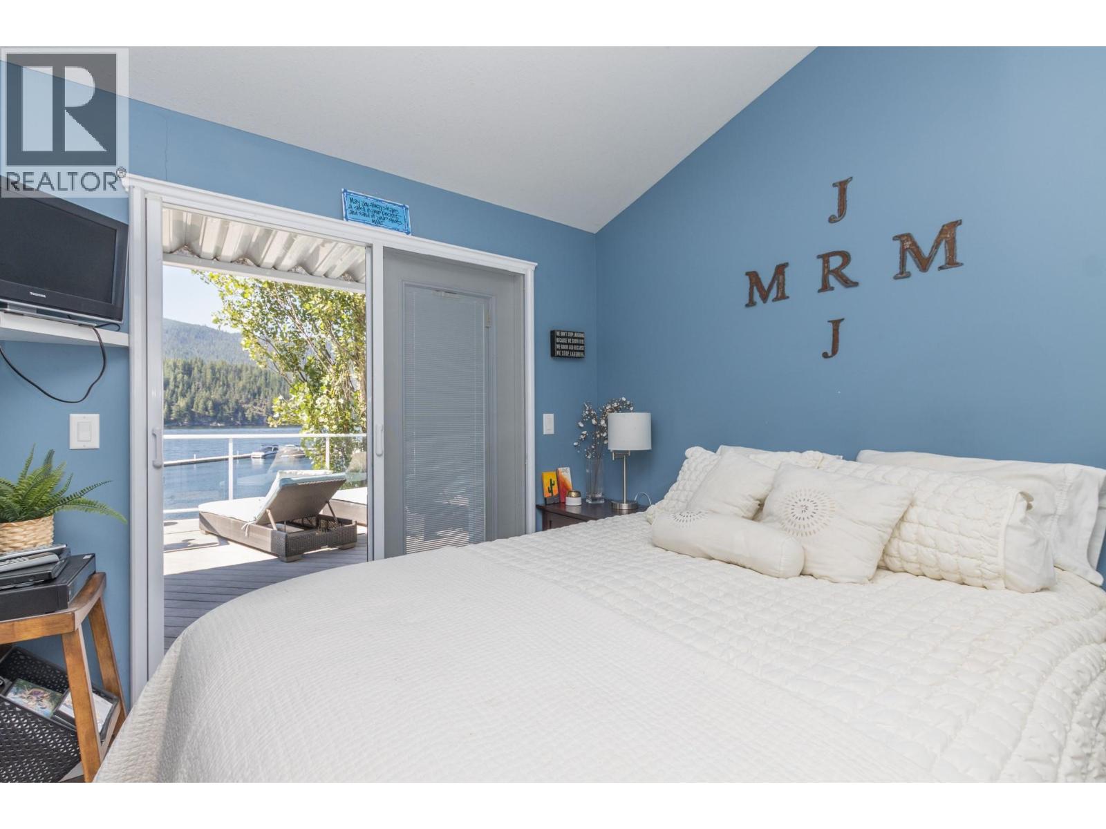 2 9032 Swanson Road, Swansea Point