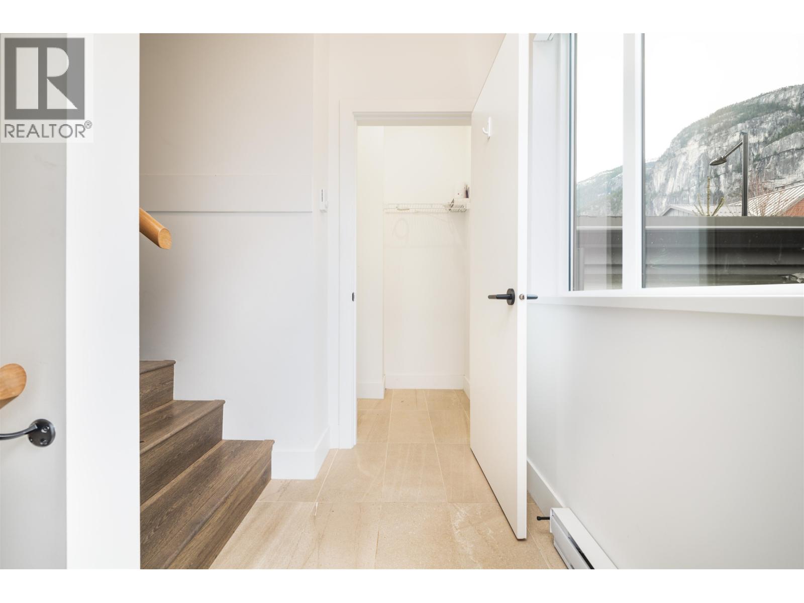 38035 HELM WAY, Squamish