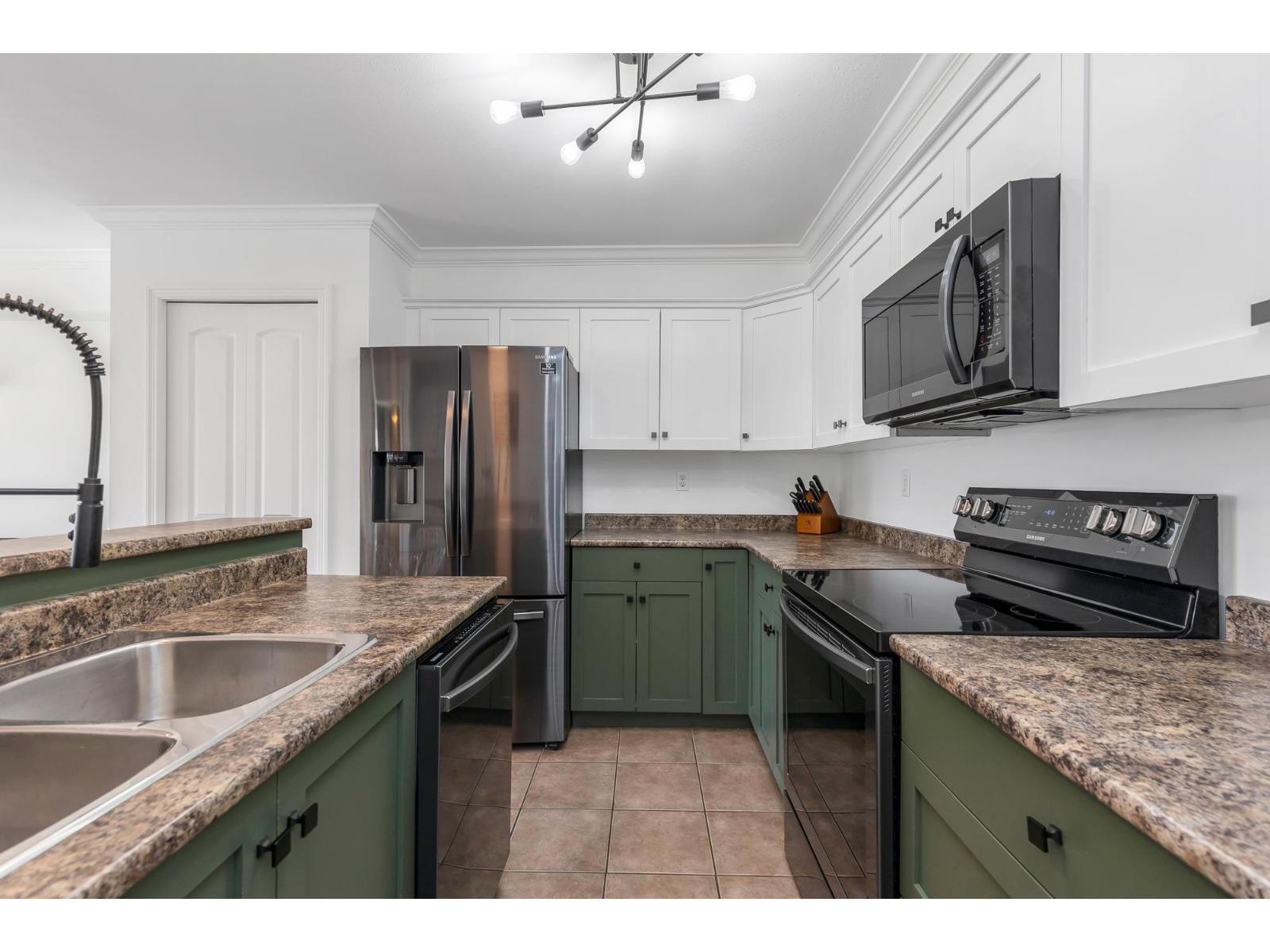 206 8933 EDWARD STREET, Chilliwack Proper West, Chilliwack