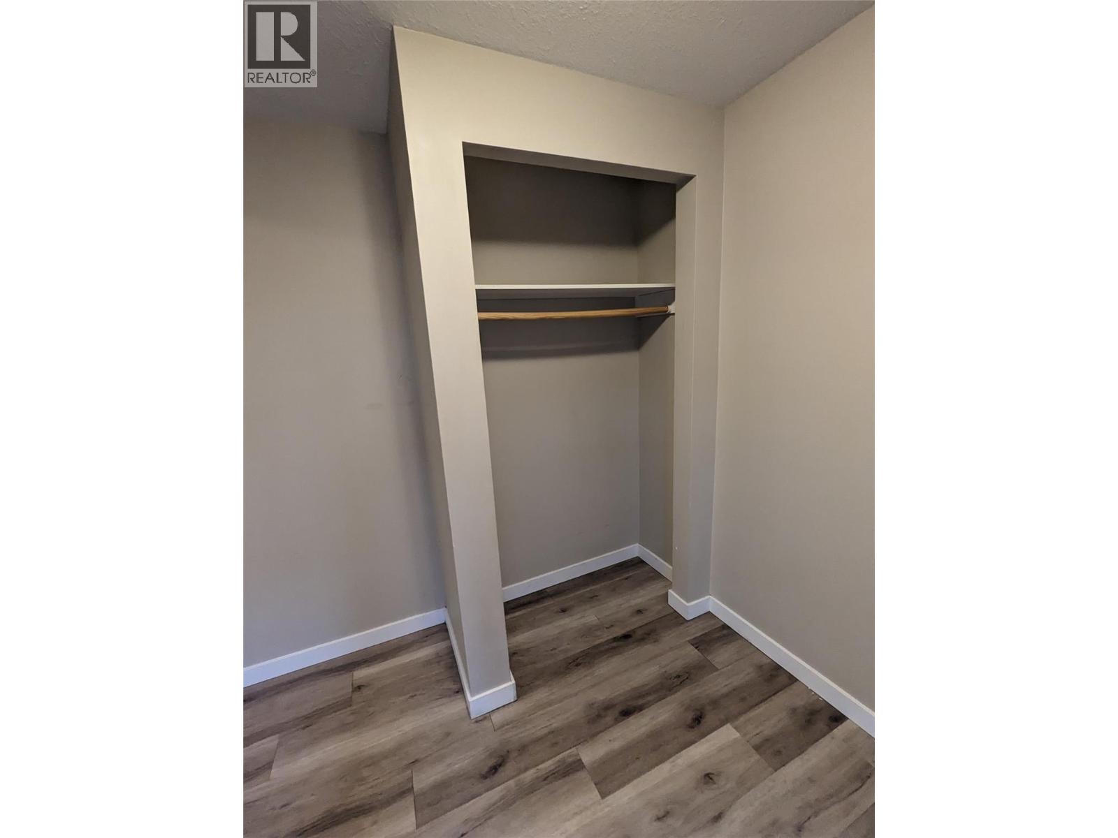 168 Yew Street - 12