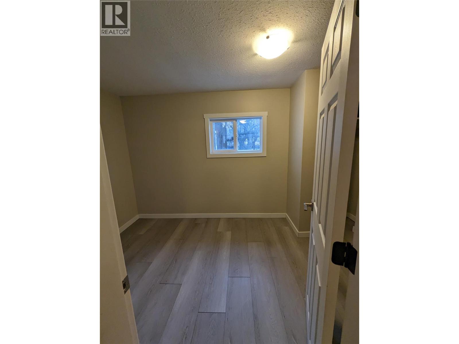 168 Yew Street - 17