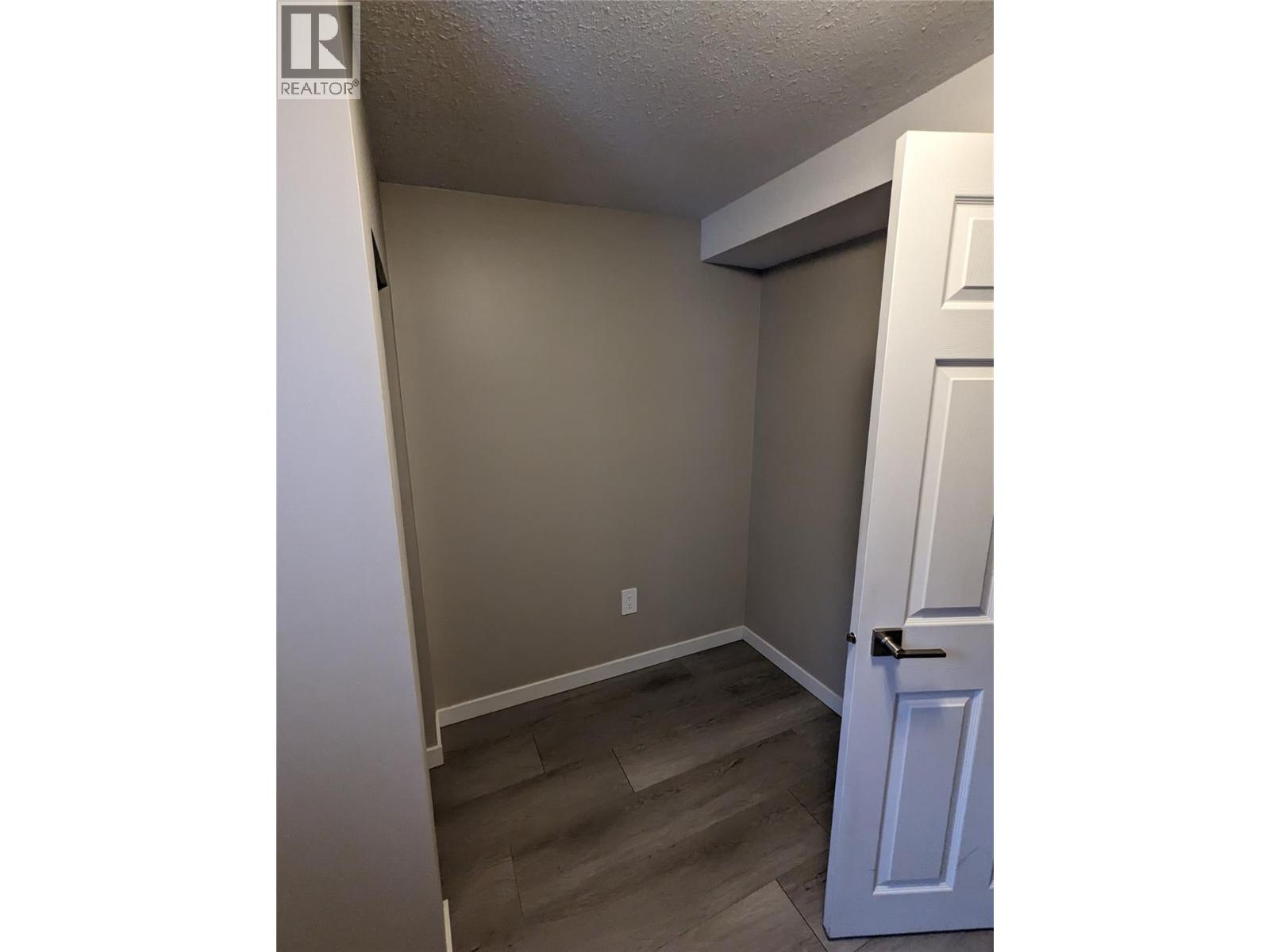 168 Yew Street - 19