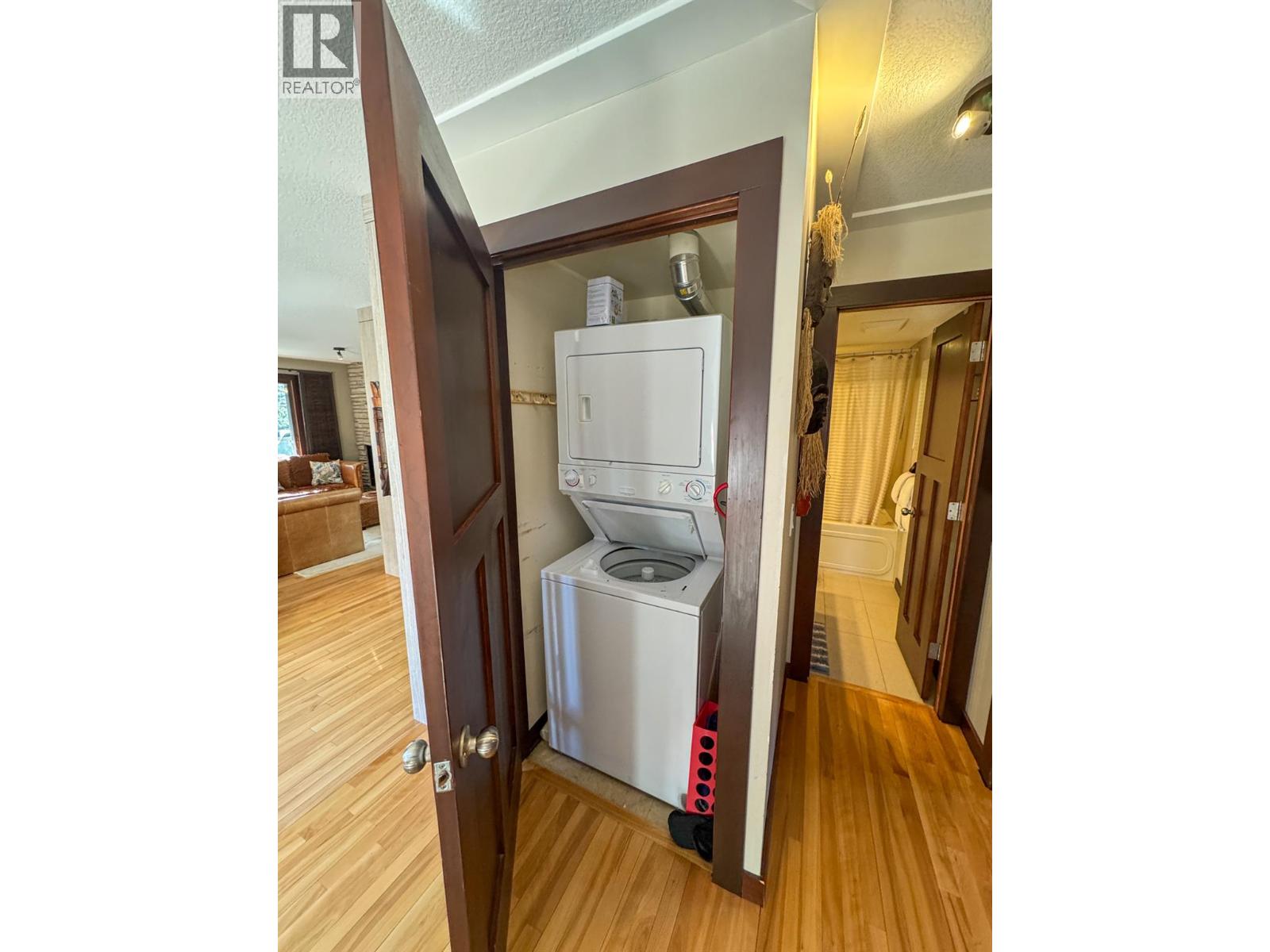 1492 Akiskinook Road Unit# 1, Windermere