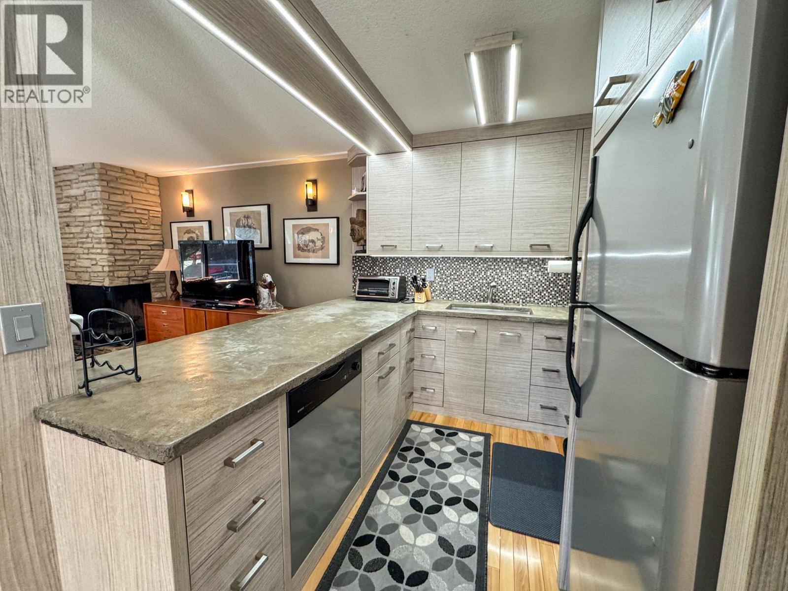 1492 Akiskinook Road Unit# 1, Windermere