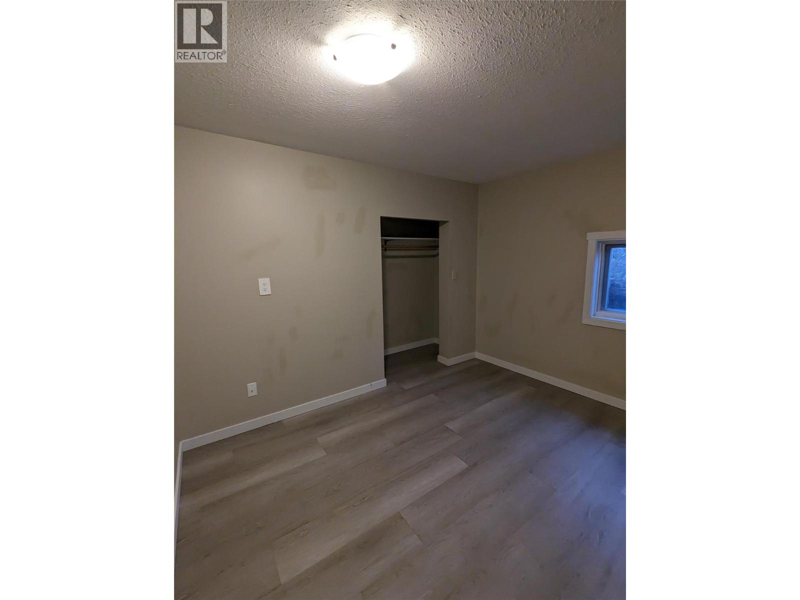 168 Yew Street - 9