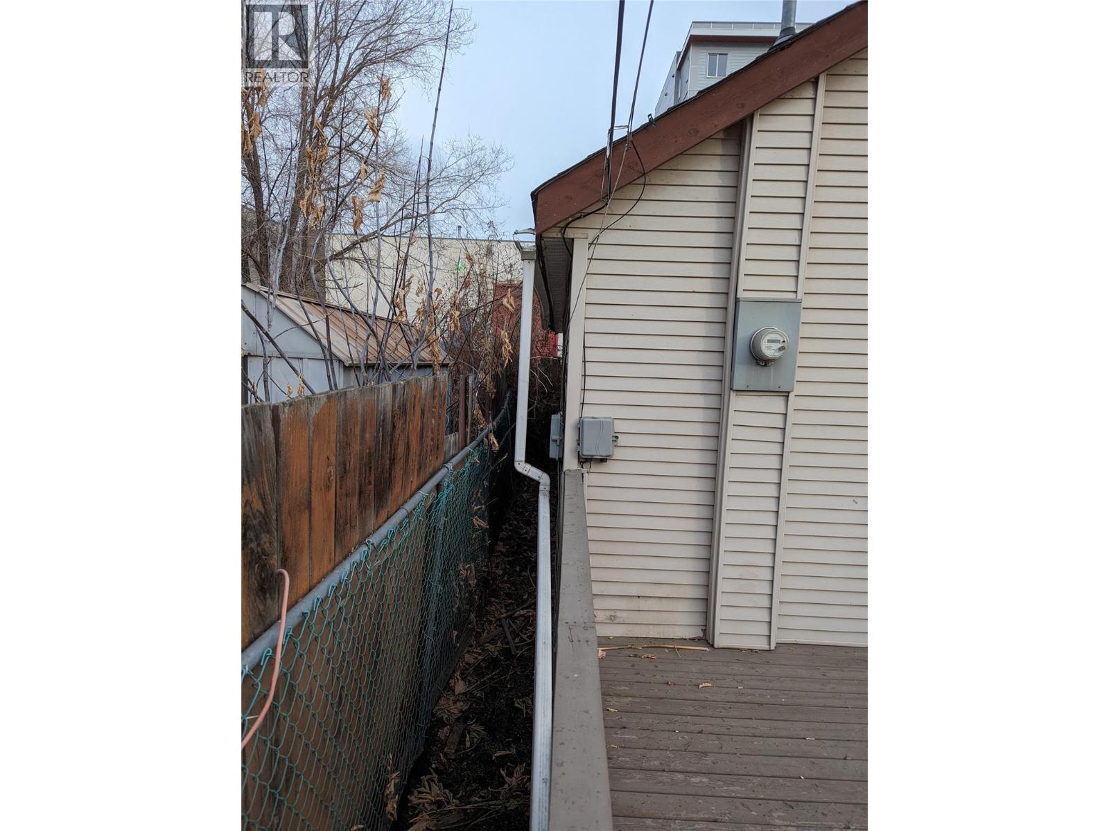 168 Yew Street - 31