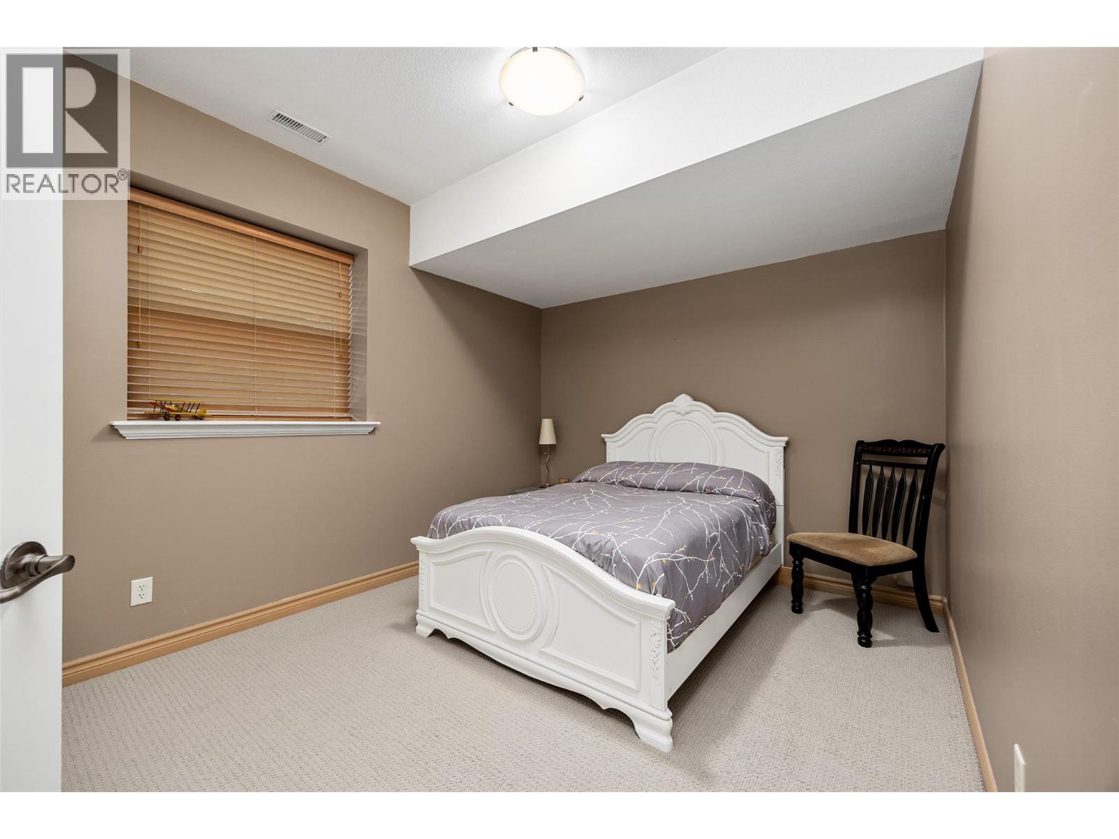 331 Quilchena Drive - 38