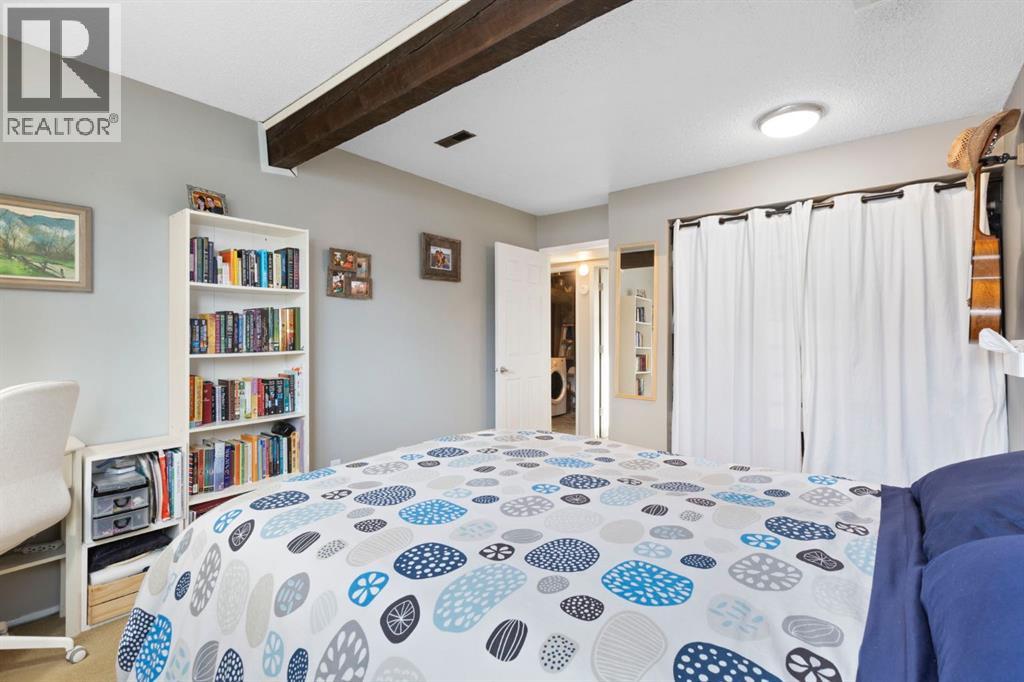 Single Family House Bi-level for Sale in  Rundlewood Drive NE Rundle Calgary 