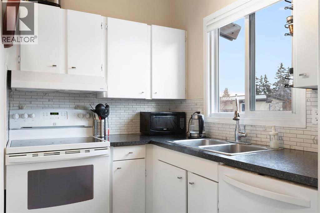 Single Family House Bi-level for Sale in  Rundlewood Drive NE Rundle Calgary 