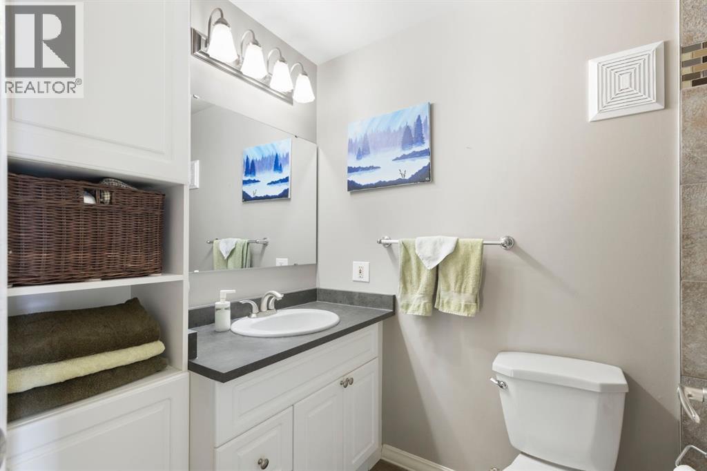 Single Family House Bi-level for Sale in  Rundlewood Drive NE Rundle Calgary 