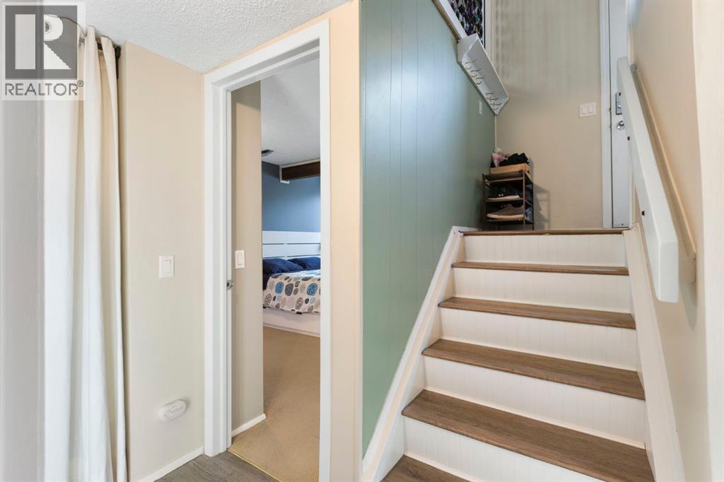 Single Family House Bi-level for Sale in  Rundlewood Drive NE Rundle Calgary 