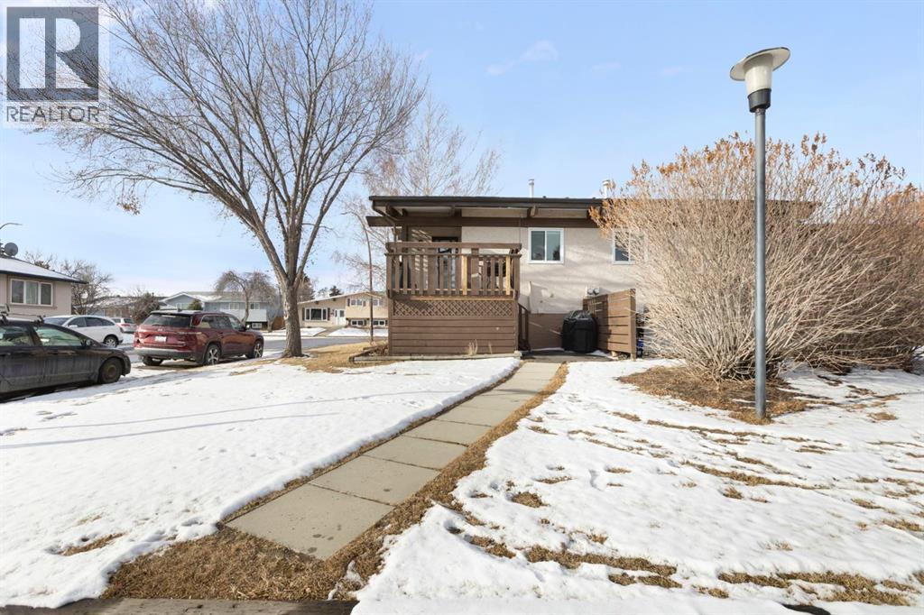 Single Family House Bi-level for Sale in  Rundlewood Drive NE Rundle Calgary 