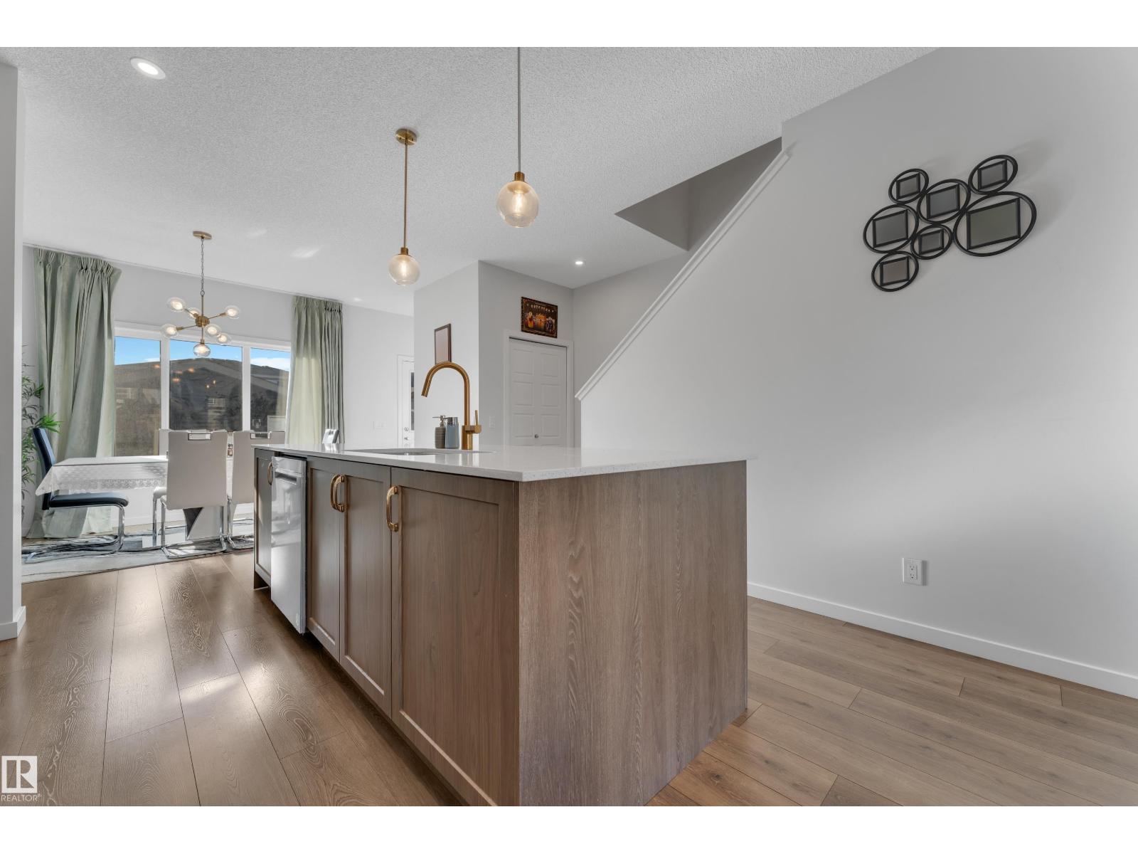 3607 6 AV SW SW, Edmonton