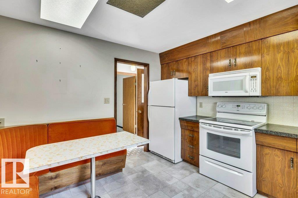 4314 52 ST - 17