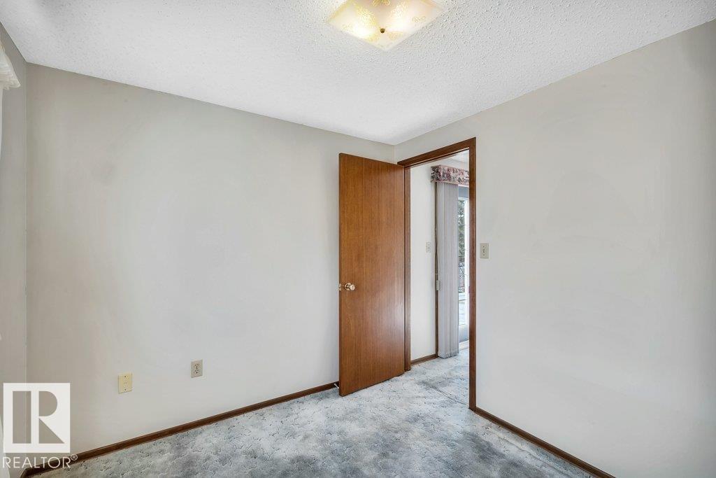 4314 52 ST - 33