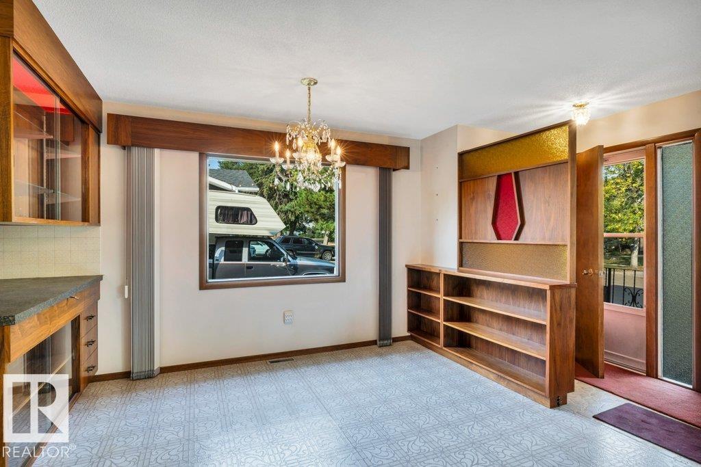 4314 52 ST - 12