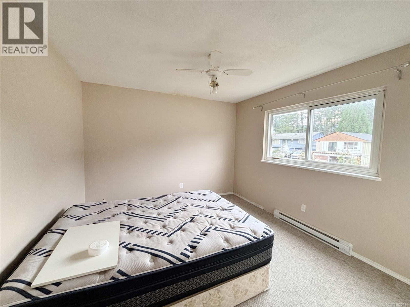 649 Nimpkish Dr, Gold River