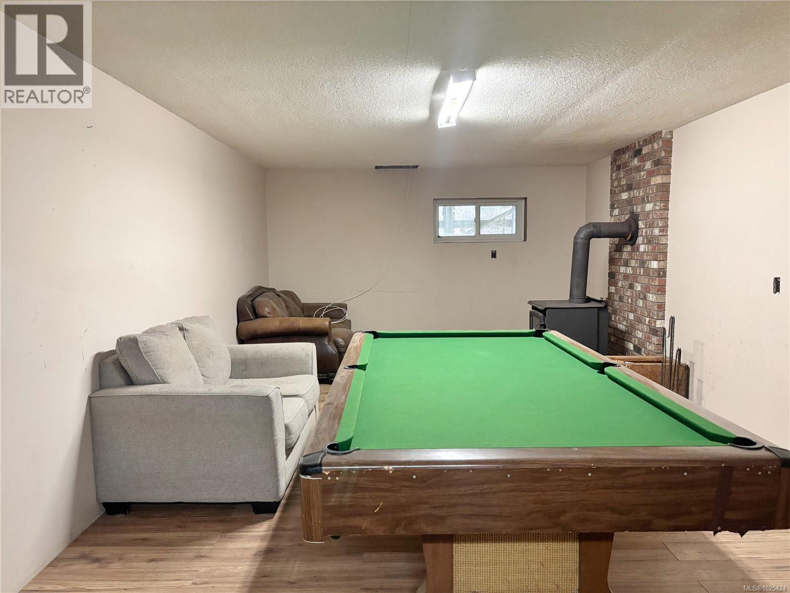 649 Nimpkish Dr, Gold River