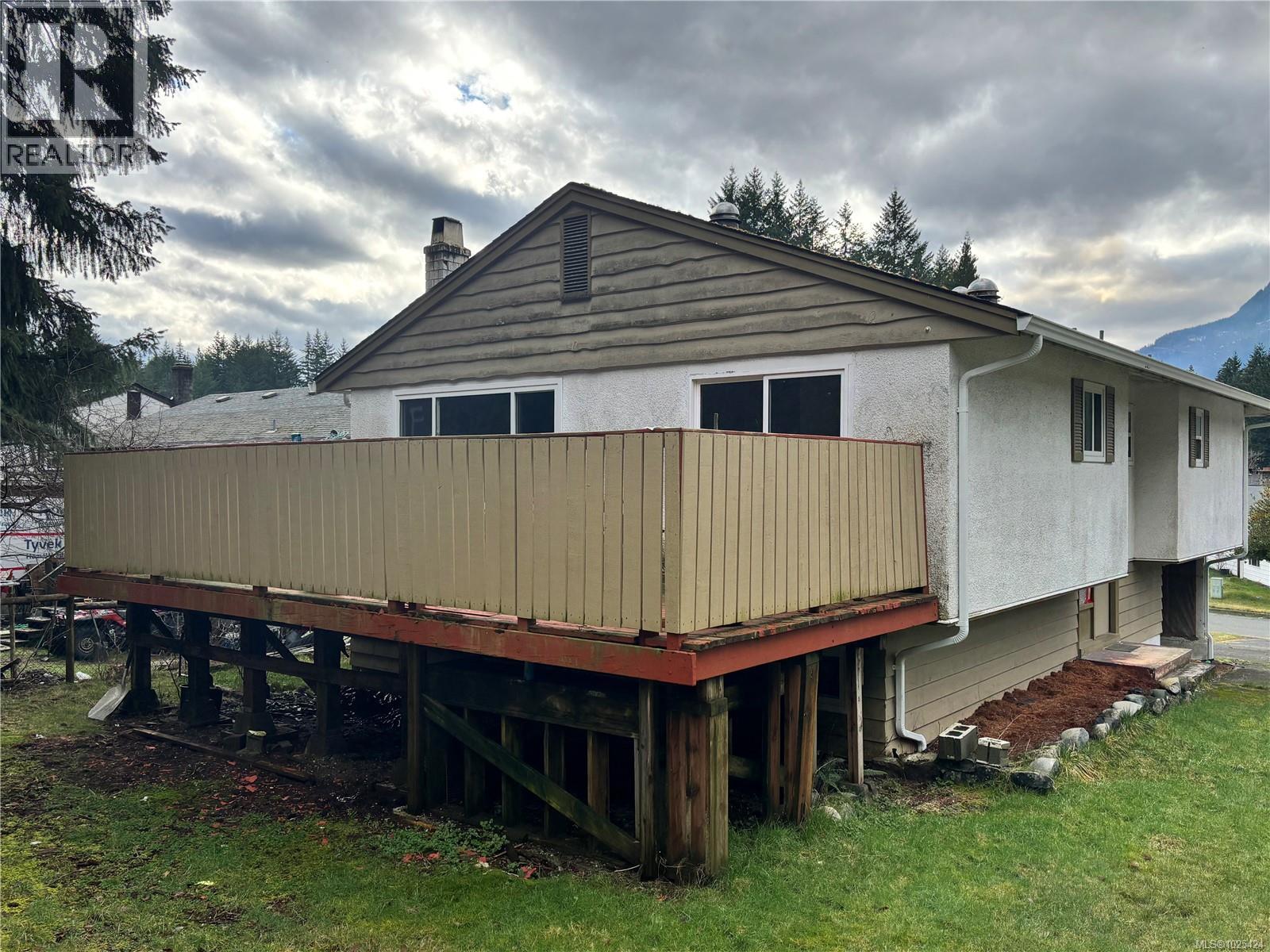 649 Nimpkish Dr - 19