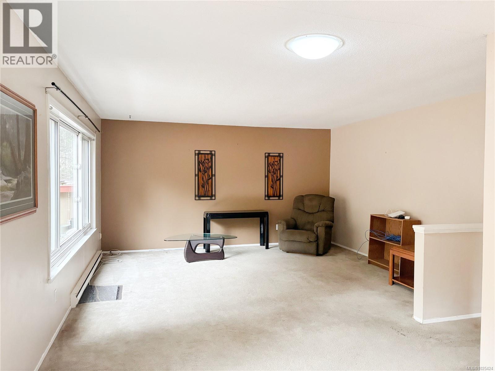 649 Nimpkish Dr - 4