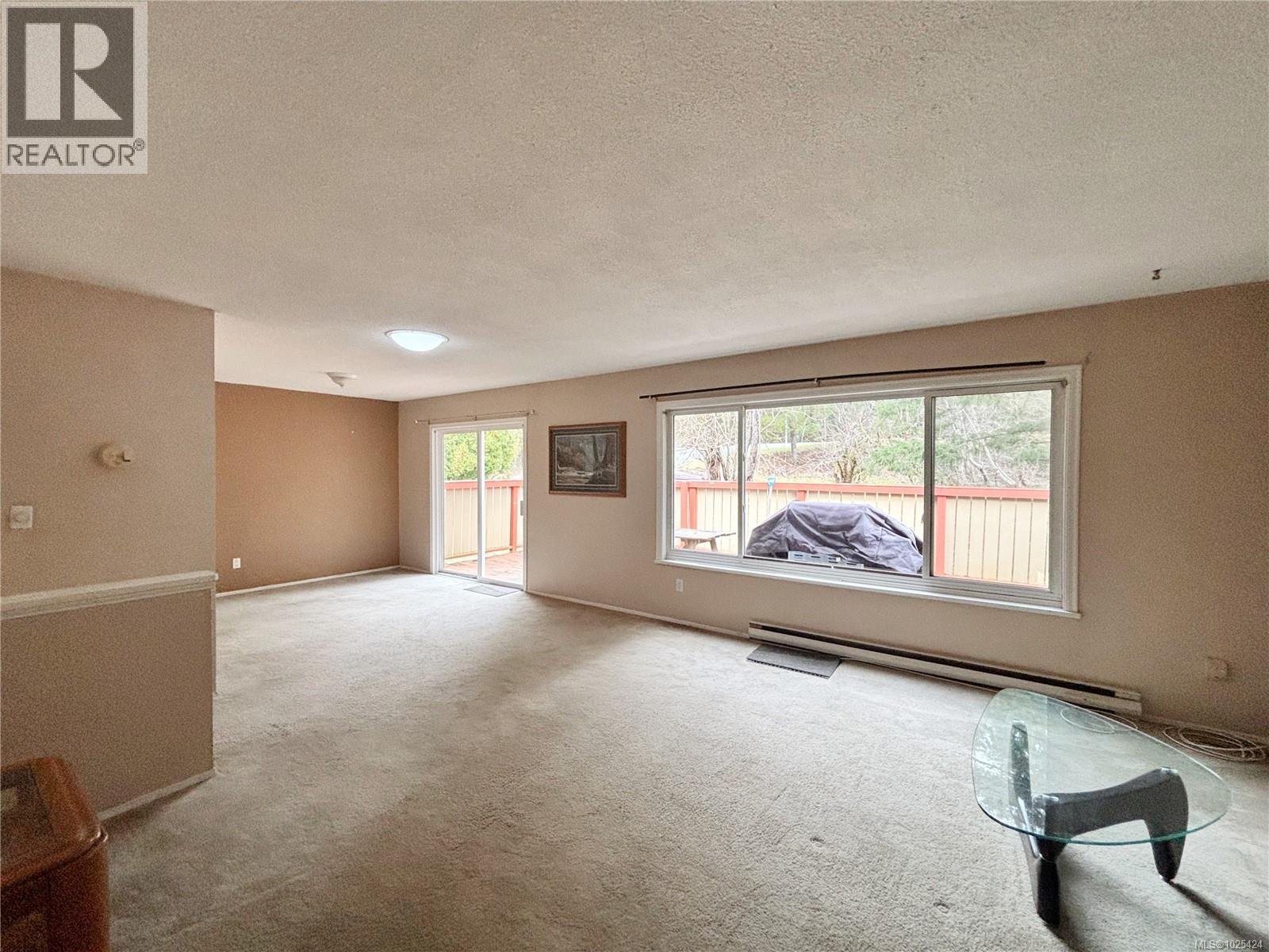 649 Nimpkish Dr, Gold River