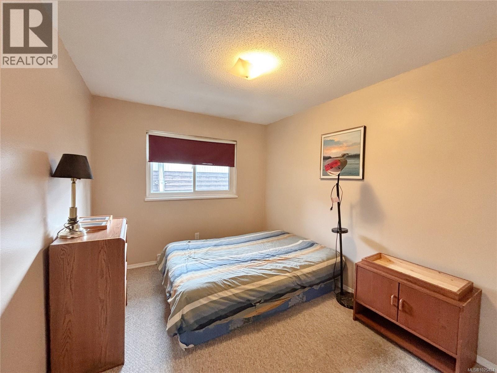 649 Nimpkish Dr, Gold River